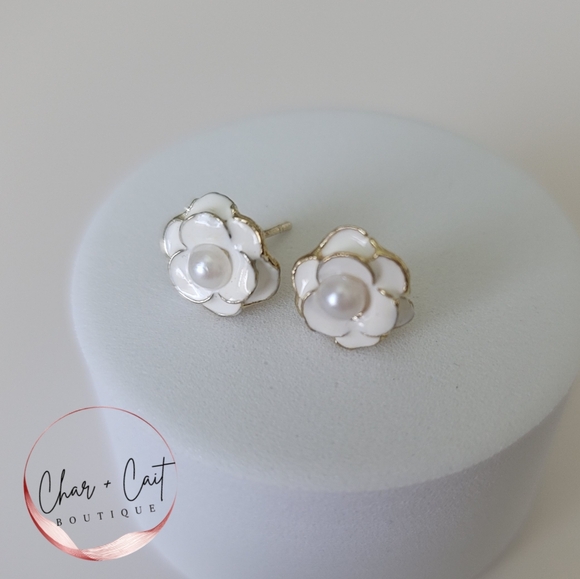 Jewelry - Elegant White Rose Flower Pearl Stud Earrings